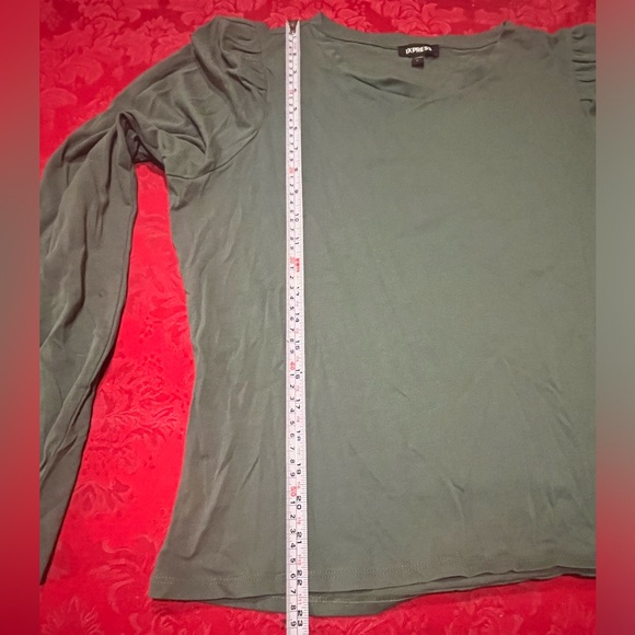 Beautiful green puff long sleeve Express shirt. - Picture 5 of 5